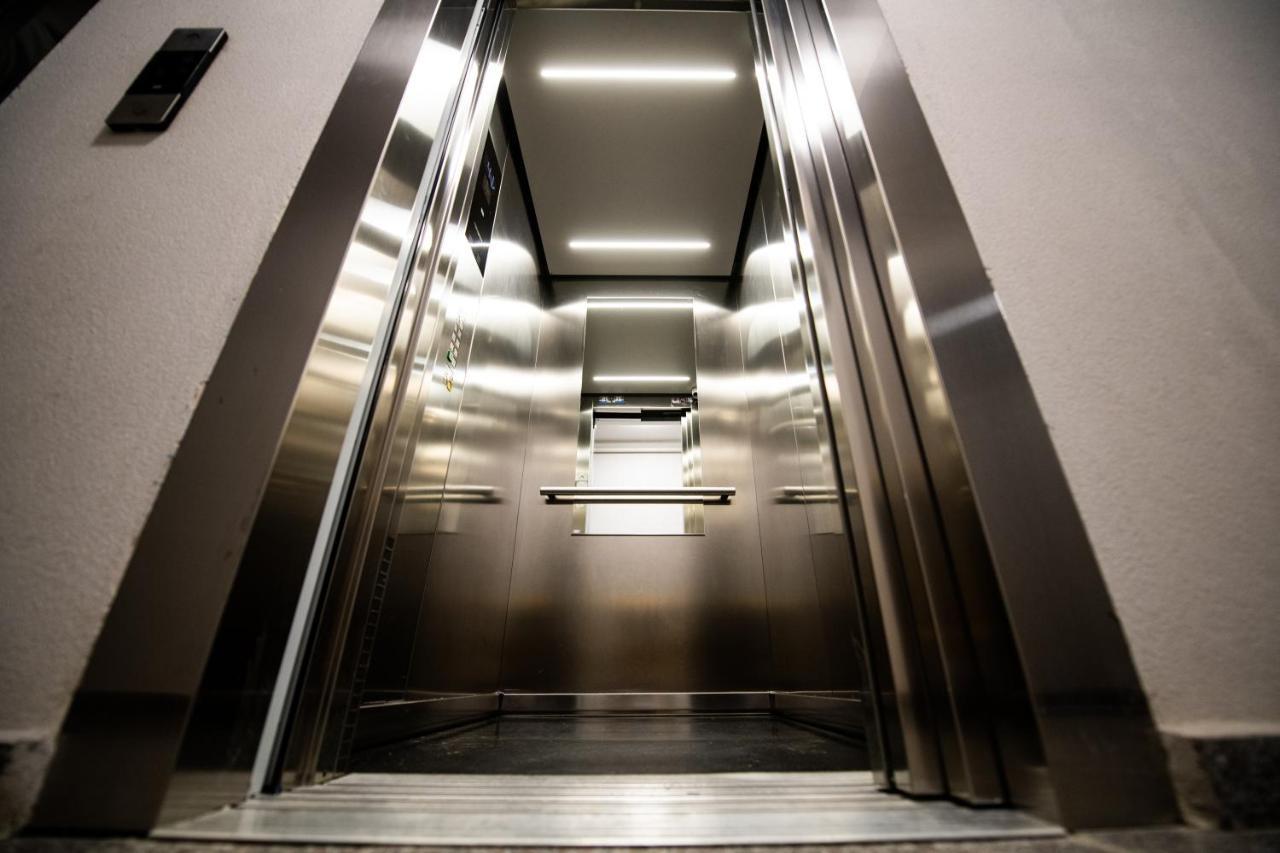 Smart Concept Living Plaza Apartman Bukarest Kültér fotó